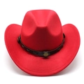 Detail van rode western cowboyhoed met bruine lederen band en metalen gesp - Rood