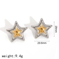 Silberne Stern-Ohrringe mit goldenen Innensternen und Abmessungen von 28mm mal 29,6mm - Sternform (TE60158-M)