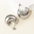 Orecchini a perno a semiluna in acciaio inossidabile argento lucido su pietre minimal - 14k / Color Acciaio