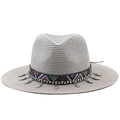 Chapeau de paille gris avec ruban ethnique et pendentifs de feuilles argentées - Gris