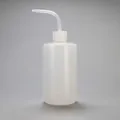 Translucent 250ml PE plastic wash bottle with narrow curved nozzle for lab or succulents - 500ml (Translucent)