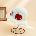 Handgefertigter Häkel-Fischerhut in Weiß mit bunten Smileys für Damen im Retro-Stil - M (56-58cm) / Smiley Weiß