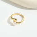 Adjustable golden open ring featuring a round white pearl and teardrop metal end - Pearl Gold (RG9106)