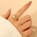 Anello a girasole dorato regolabile con pietra occhio di gatto e dettaglio in zircone - Oro KC Pietra Occhio di Gatto
