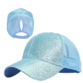 Dettaglio cappellino blu glitterato con rete traspirante e apertura per coda di cavallo - Taglia Adulto (Regolabile) / Azzurro