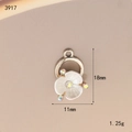 Macro shot of 18mm flower pendant with white petals, rhinestones and size dimensions - Ring Hanging White Flower (3917)