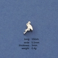 Especificaciones de tamaño del colgante de flamenco plateado con medidas 10x5.5mm y peso de 0.4g - Color Acero