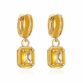 Vue macro détaillée de boucles d'oreilles plaquées or avec émail jaune et zircone - Émail Jaune Zircon Champagne / Jaune