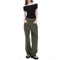 Nauwsluitend zwart T-shirt met blote schouders, open rug en cargobroek voor dames - XS / Zwart