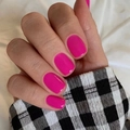 Uñas postizas cortas de color rosa brillante con un acabado pulido y gran brillo - Rosa Brillante (JP2180)