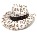 Dettaglio del cappello leopardato con fibbia a teschio di toro in metallo e borchie - Parte Superiore a Cuore / Bianco