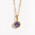 Collar de piedra de nacimiento dorado con colgante redondo de gema púrpura y cadena fina - Febrero Amatista Clara