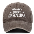 Détail de la casquette vintage en coton délavé avec broderie World's Best Grandpa - Réglable / Café