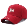 Gorra de béisbol roja con bordado Bd gótico y letras de Team Club en el lateral de la visera - Ajustable / Rojo