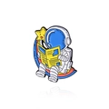 Pin's astronaute en émail lisant un journal sur un arc-en-ciel pour vestes et sacs - Style Astronaute Lisant sur la Lune (CC892)