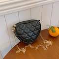 Quilted heart-shaped crossbody bag in black faux leather with golden chain strap - Black