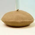 Classic camel brown knitted beret hat in wool blend with retro octagonal design - M / Khaki