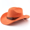 Detail eines orangen Wildleder-Cowboyhuts mit braunem Lederband und Metallschnalle - M (56-58cm) / Orange