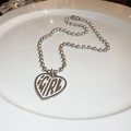 Collana con ciondolo a cuore argentato e scritta IGIRL su catena a sfere - Stile Lettera Cuore Argento (IGIRL)