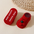 Detail van rode babysokken met gebreide bloemen en antislipnoppen op de voetzolen - M (1-3 Jaar Antislip) / Rode Sokken-Groen Hart Rode Bloem