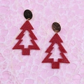 Asymmetric Christmas tree earrings with red glitter resin and golden metal studs - Drop Earrings / Red Hollow Christmas Tree