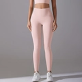Vista frontale dei leggings da yoga a vita alta rosa chiaro con reggiseno sportivo - S / Rosa Polvere