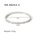 Bracciale in acciaio al titanio argento lucido con zirconi quadrati, 6cm - Argento con Zircone Trasparente (NB-B6054-S) / Oro 18K
