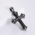 Ciondolo a croce in acciaio inossidabile stile punk gotico con rilievo vintage e perline - Colore Acciaio (senza catena)