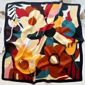 Foulard quadrato effetto seta con motivi floreali astratti in rosso e giallo vivace - 70cm / Bordo Nero Floreale