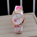 Genfer Damenarmbanduhr in Roségold mit Blumenzifferblatt und transparentem Blumenarmband - Muster 1 (Rosa Rose)