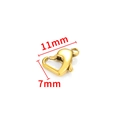 Makroaufnahme goldener herzförmiger Karabinerverschluss für Schmuck mit 11x7mm Maßen - 11mm / 18K Gold