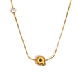 Collier doré avec pendentif lettre Q style bulle et zircone blanche sur chaîne S - Or-Lettre Q