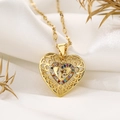 Collana con ciondolo a cuore traforato placcato oro 18K con zircone lettera H su seta - Oro (Stile Lettera H)