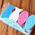 Set of 4 cute fish-shaped kitchen sponges in blue, white and pink colors - Fish Shape (4Pcs)