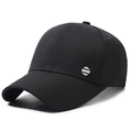 Klassische schwarze Baseballkappe für Herren mit metallischem SPORT-Emblem seitlich - Verstellbar / Schwarz