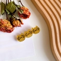 Three linked gold glitter cat hair clips on a decorative background for a cute look - 6.3cm / Yellow