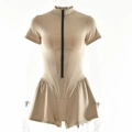 Nauwsluitende beige body met korte mouwen met rits aan de voorkant en ruches aan de rok - S / Abrikoos