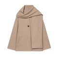 Modischer Damenmantel in Kamelbraun mit passendem Schal und schwarzem Knopf-Detail - XS / Khaki