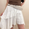 Jupe bohème blanche à volants étagés avec dentelle et une ceinture cloutée - 43# Ceinture décorative à rivets beige