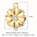 Ciondolo a fiore dorato con strass centrale realizzato in acciaio inossidabile - Fiore / Zirconia Bianca (VC773)