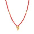 Collana bohémien di perline rosse con un ciondolo a cuore in oro martellato e cristallo - Catena Rossa a Cuore / Oro/Rosso