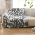 Coperta spessa in finta pelliccia con stampa mucca grigia su un divano bianco elegante - 125*160cm (1100g) / Grigio/Bianco