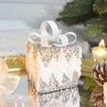 Regalo decorativo argento glitterato con texture neve e fiocco per l'albero di Natale - Sacchetto regalo bicolore argento bianco 6*8CM