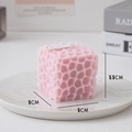 Roze vierkante aromatische kaars met honingraatstructuur, afmeting 5x5x5,5 cm - Honingraat Roze (Witte Perzik Oolong)