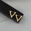 Minimalistische Dreieck-Ohrringe in Gold-Finish mit geometrischem Schnallen-Design - Klein / Gold