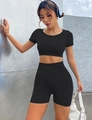 Ensemble de yoga en maille côtelée sans couture avec haut court et short noir stretch - S / Noir
