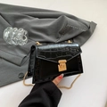 French retro black crocodile pattern small square bag with golden chain and metal lock - Black