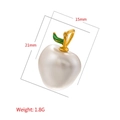 Détail du pendentif pomme avec perle en nacre blanche et feuille en émail vert, hauteur 21 mm - VD1701 Rose Clair Petite Cerise avec Feuille