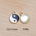 Yin Yang Tai Chi Anhänger mit schwarz-weißer Öl-Emaille und goldenem Rahmen auf Holz - 15,5*12mm/0,98g / Einseitig Emaille Gold Klein 15,5*12mm