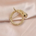 Spilla a forma di serpente dorata con trama a scaglie e occhi neri su seta rosa - Stile 02 Oro